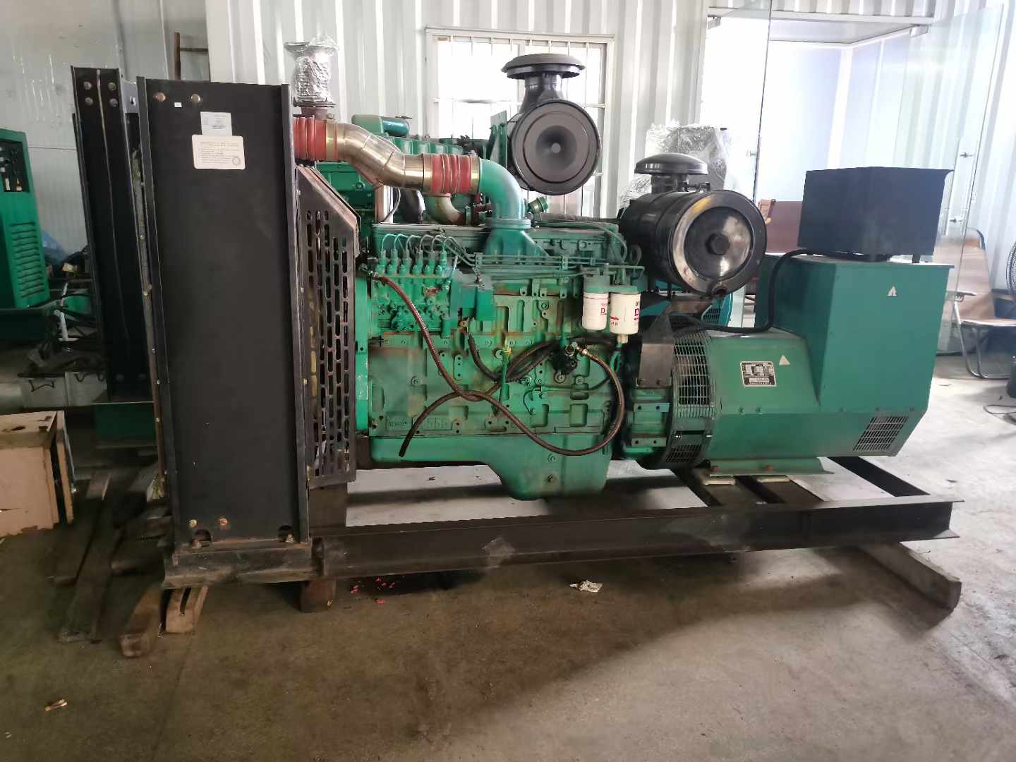 泸溪发电机租赁如何确定电缆的承载电流是否在安全范围内？