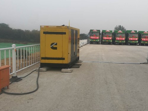 泸溪电力系统的稳定性和设备兼容性如何影响发电机组的频率规格？