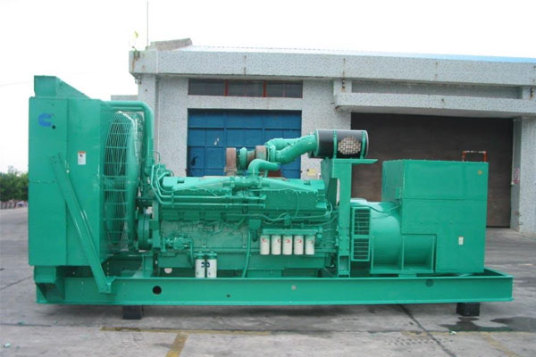 泸溪工厂发电机应急发电时如何更准确地检查发电机状态？