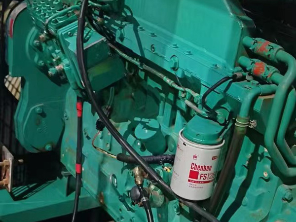 泸溪如何确定新的发电机组控制系统是否与原系统兼容？