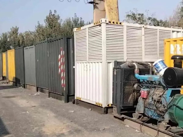 泸溪200KW柴油发电机机组每小时油耗是多少？